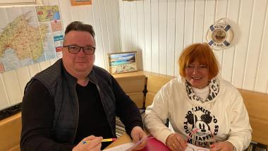 Renate Weingärter wird von Jörg Breier interviewt